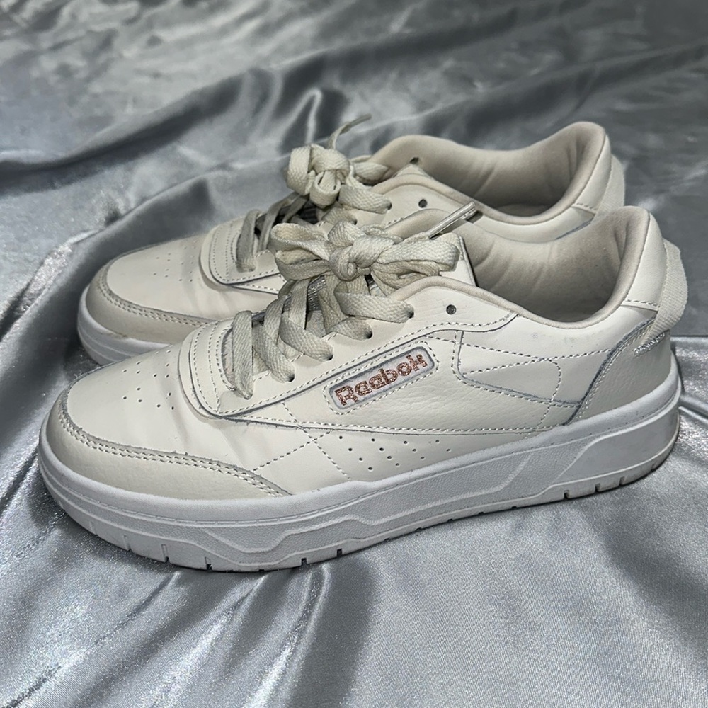 REEBOK SNEAKERS